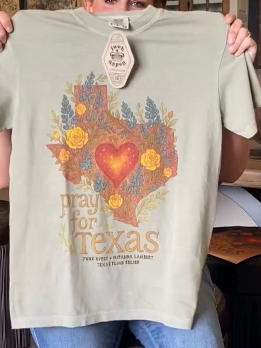 Junk Gypsy Miranda Lambert “Pray For Texas” T-Shirt Sz M Tx Flood Relief